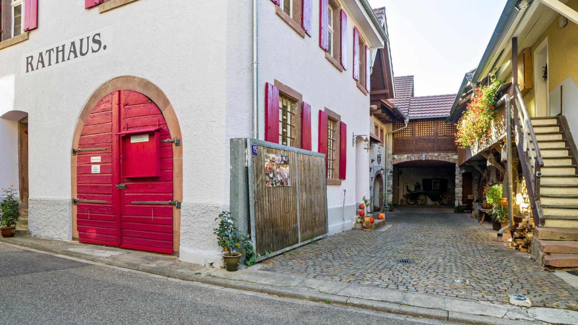 Ferienwohnungen Altes Rathaus Vogtsburg Exterior foto